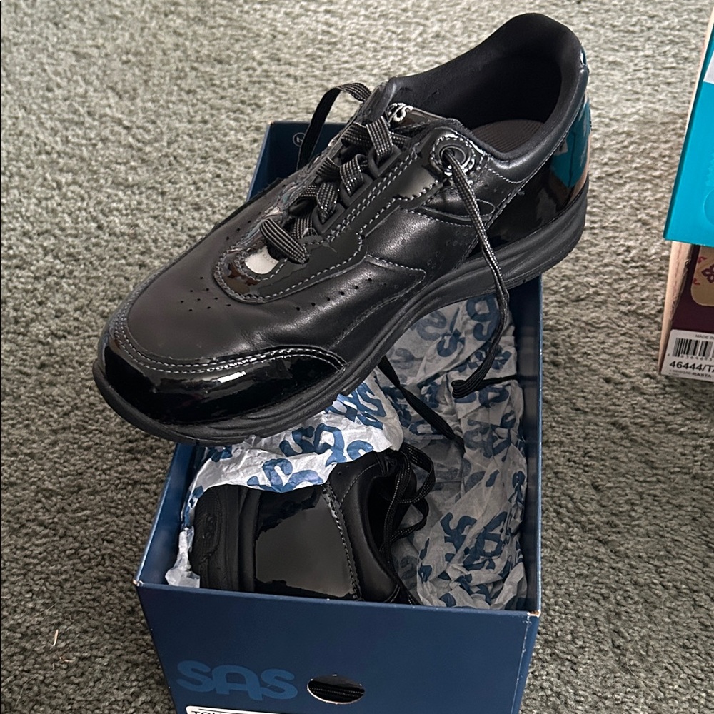SAS Women's Black Patent Leather Athletic Shoe